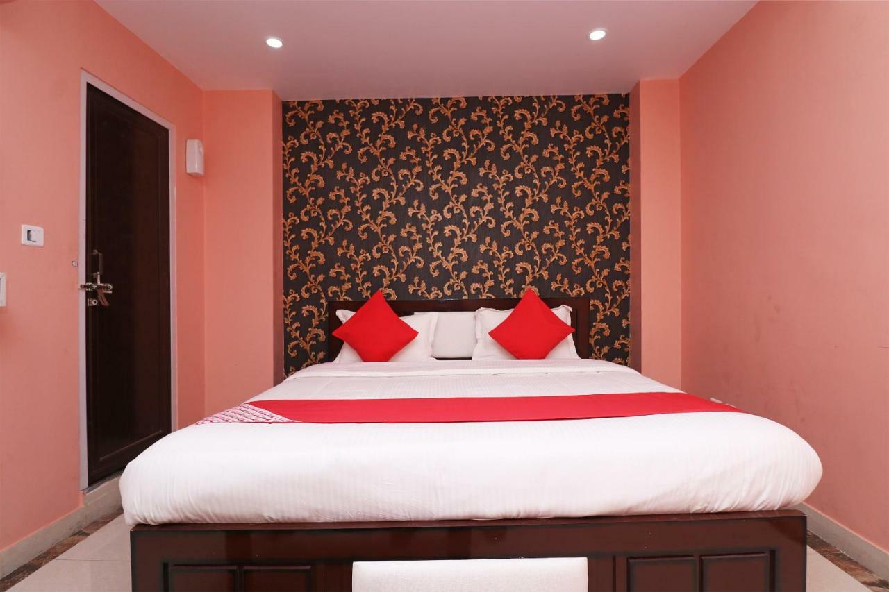 Oyo 35852 The Majestic And Banquet 3* Lucknow