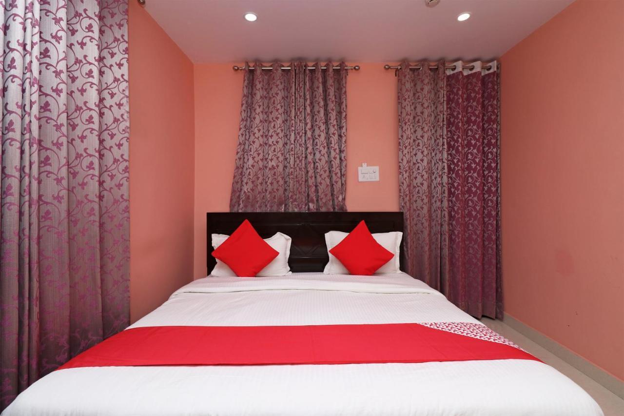 Oyo 35852 The Majestic And Banquet Lucknow