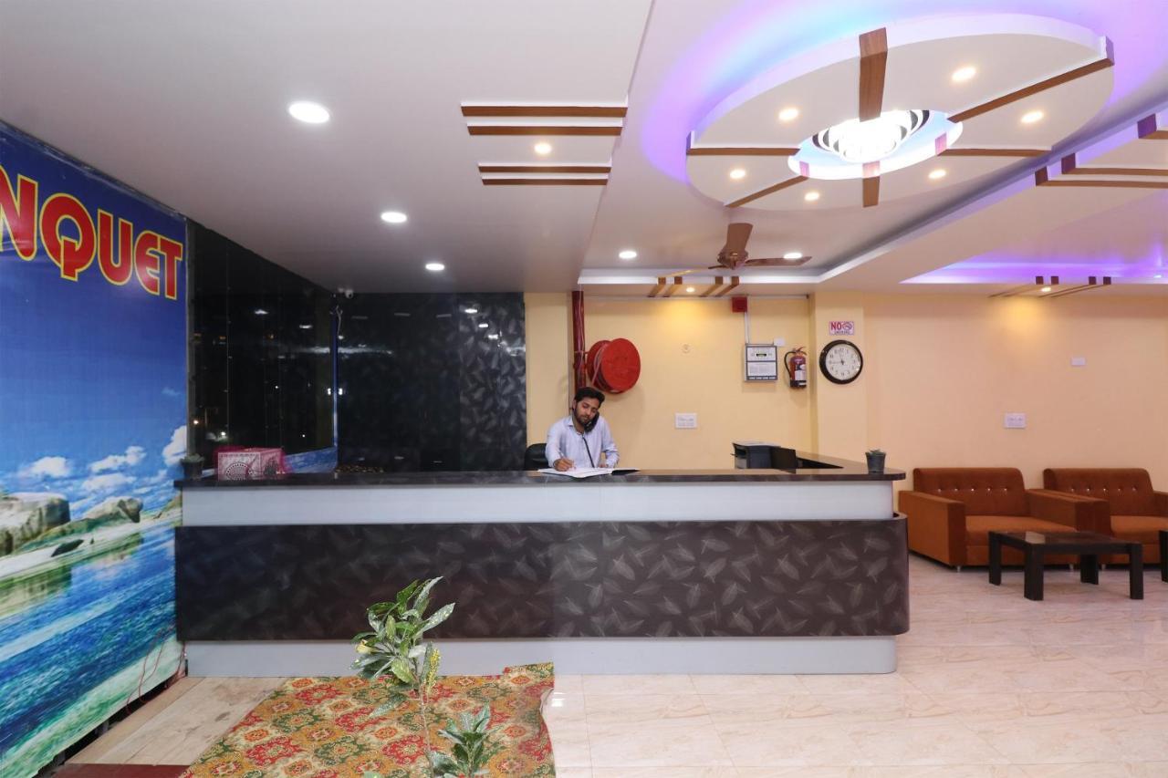 Oyo 35852 The Majestic And Banquet Hotel 3*