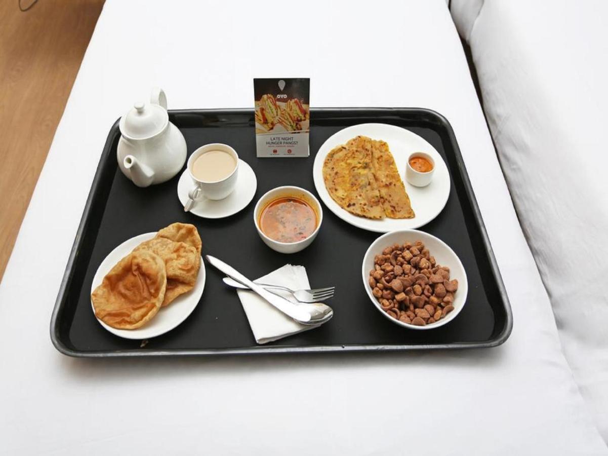 Hotel Oyo 35852 The Majestic And Banquet 3*
